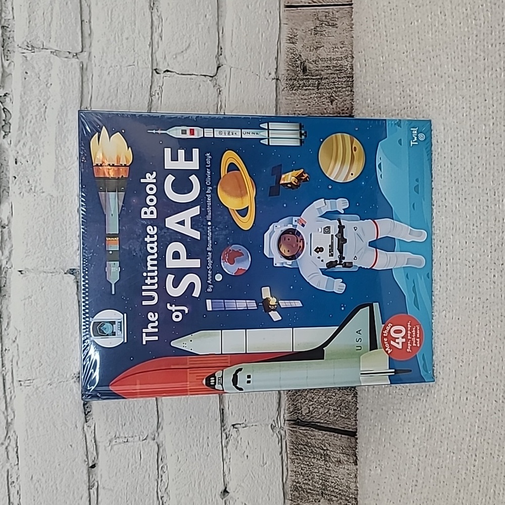 Kids/Children Twirl Books The Ultimate Book of Space Elementary Educational- NWT